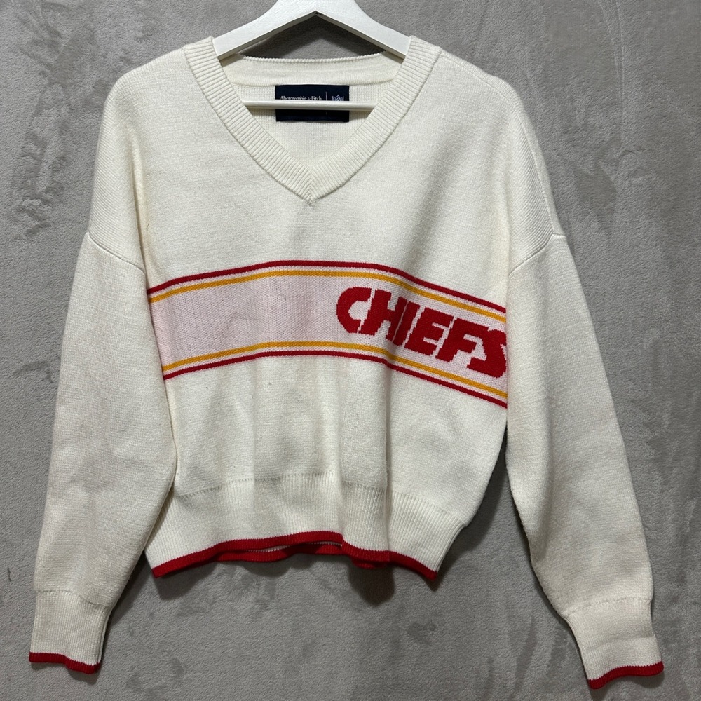 Abercrombie & Fitch NFL Kansas City Chiefs V-Neck Sweater Cream XS